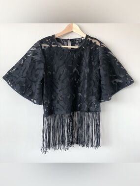 Romeo & Juliet lace fringe top medium bell sleeve black tee tshirt
